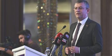 CHP önderi Özel: Kredi kartı borçları için kanun teklifi vereceğiz