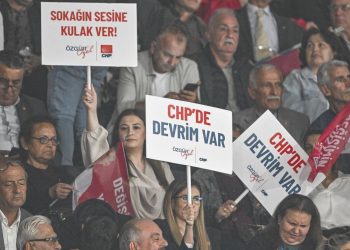 CHP’de kurultay heyecanı: Bir aday çekildi