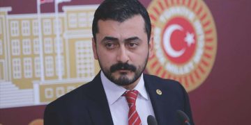 CHP’li Eren Fazilet ‘medya sorumlusu’ misyonundan ayrıldı