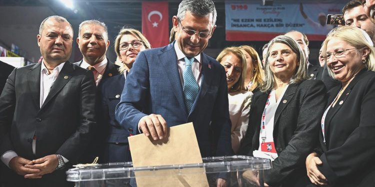 CHP’nin 38. Olağan Kurultayı’nda PM ve YDK seçimleri için oy verme süreci sona erdi