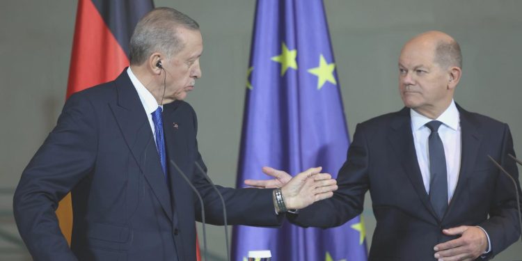 Cumhurbaşkanı Erdoğan: Borçlu olanlar rahat konuşamıyorlar
