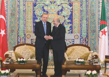 Cumhurbaşkanı Erdoğan Cezayir’de resmi merasimle karşılandı