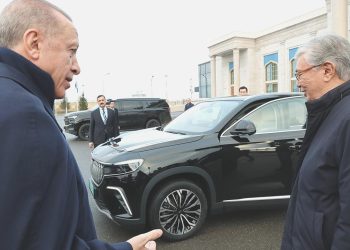 Cumhurbaşkanı Erdoğan, Kazakistan Cumhurbaşkanı Tokayev’e Togg armağan etti