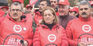 DİSK üyeleri “Gelirde adalet vergide adalet” yürüyüşü rotasında Bilecik’e ulaştı