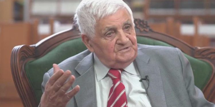 Emekli Büyükelçi, tarihçi müellif Bilal Şimşir vefat etti