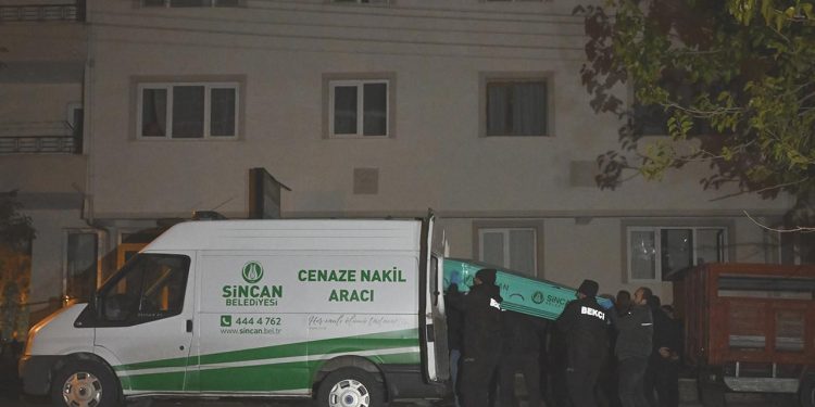 Gürültü nedeniyle tartıştığı 5 kişilik aileyi katletti!