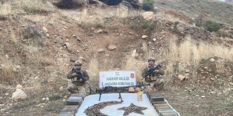 Hakkari’de silah ve mühimmat ele geçirildi