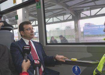 İmamoğlu, metrobüs yolundaki beton yolu deneyimledi