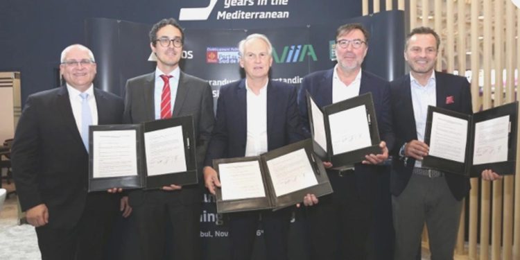 İmzalar kesintisiz ve süratli ticaret için atıldı