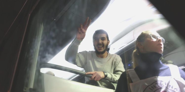 İsrail hapishanelerinden 33 Filistinli daha özgür