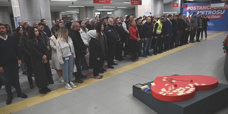 İstanbul metrosunda 100 bin yürek bir oldu
