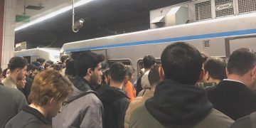 İstanbul metrosunda yolcular mahsur kaldı