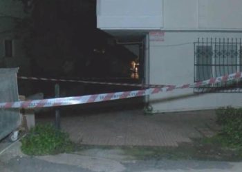 İstanbul’da toprak kayması nedeniyle 5 katlı bina tahliye edildi