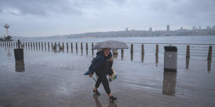 İstanbul’da trafik yoğunluğu yüzde 80’in üzerine çıktı