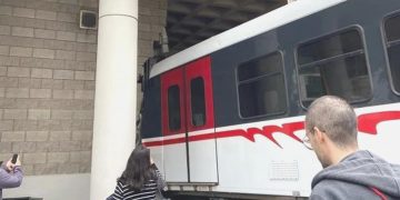İzmir’de metro raydan çıktı