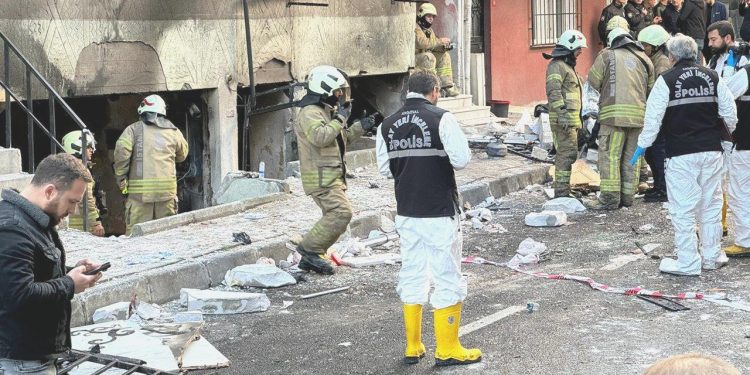 Küçükçekmece’de doğalgaz patlaması: Bir kişi öldü