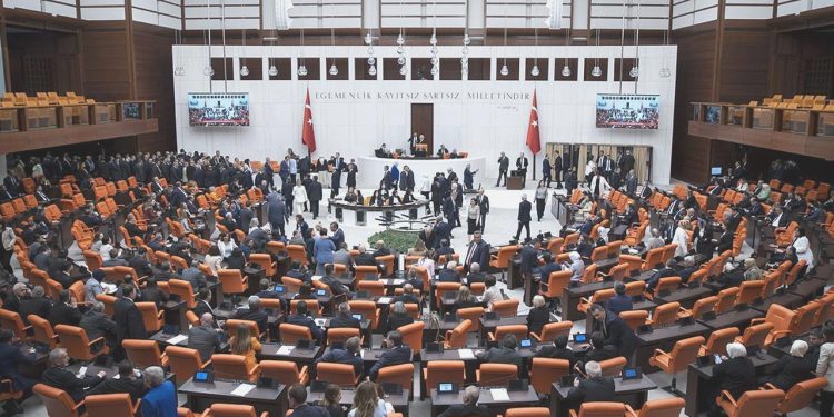 Libya tezkeresi TBMM’de kabul edildi