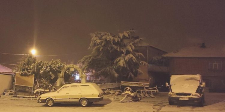 Manisa’ya mevsimin birinci karı yağdı