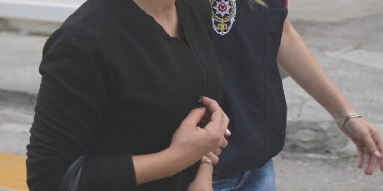 Nihal Candan ve Bahar Candan gözaltına alındı