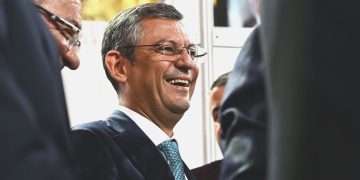 Özgür Özel, TBMM’de milletvekilleri ve vilayet liderleri ile bir ortaya geldi