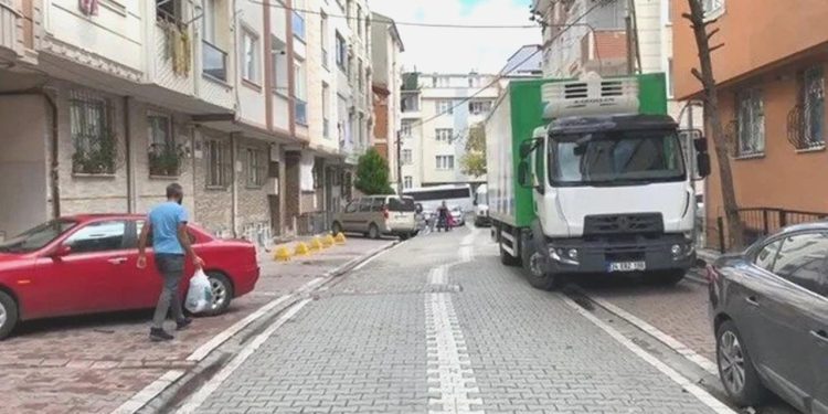 Poşetle sokağa atılan bebek hayatını yitirdi