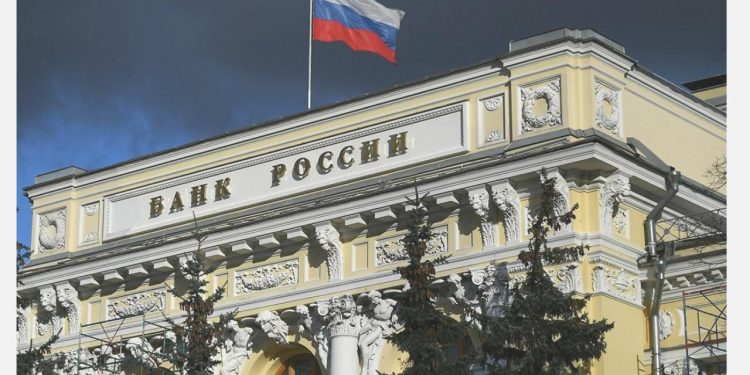 Rusya’nın dış ticaret fazlası 104 milyar dolara geriledi