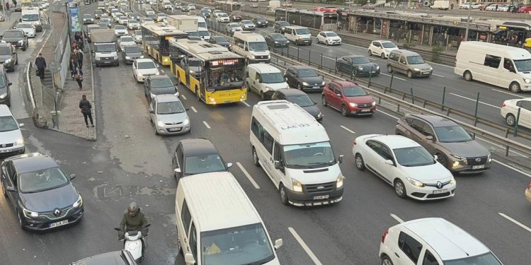 Trafiğe ekimde 184 bin 767 aracın kaydı yapıldı