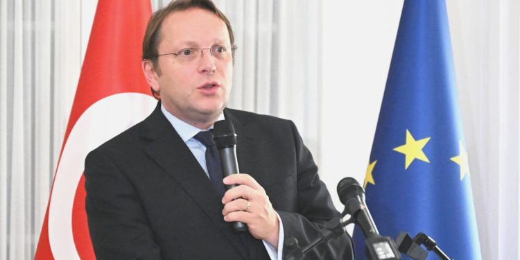 Varhelyi: Türk şirketleri Avrupa’nın ayrılmaz bir kesimi haline geldi