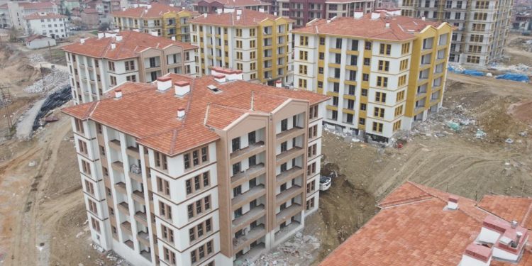 Yeşilyurt’taki zelzele konutları gelecek ay teslim edilecek