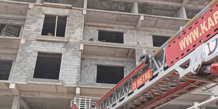 53 yaşındaki personel asansör boşluğuna düşerek öldü