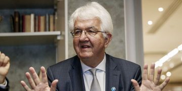 AMB’nin şahin üyelerinden Holzmann: 2024’te faiz indirimlerinin garantisi yok