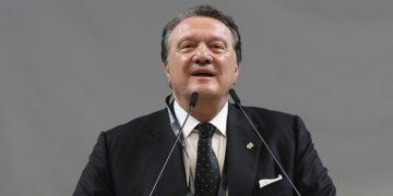 Beşiktaş Kulübünün 35. başkanı Hasan Arat oldu