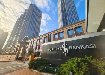 İş Bankası’ndan yüzde 150 oranında bedelsiz kararı