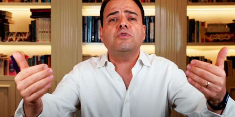 Prof. Dr. Özgür Demirtaş’tan yatırımcılara anketli uyarı