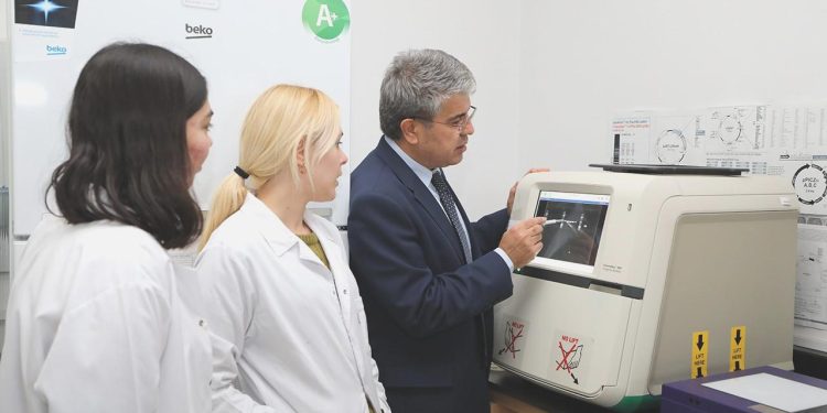 Akdeniz Üniversitesi’nden yerli ilaç için değerli adım