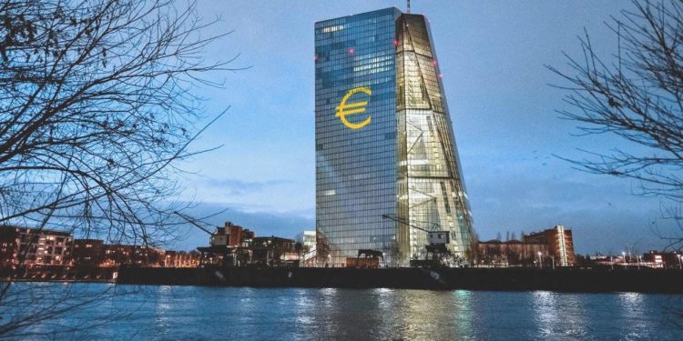 Avro Bölgesi’nde enflasyon sabit kalacak 