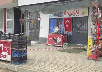Bıçaklanan bakkal hayatını kaybetti