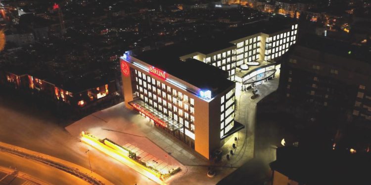 Biruni Üniversite Hastanesi Ortadoğu ve Avrupa’yla büyüyecek