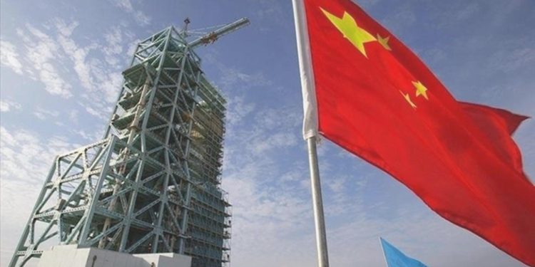 Çin, Long March-11 roketiyle denizden 3 uydu fırlattı