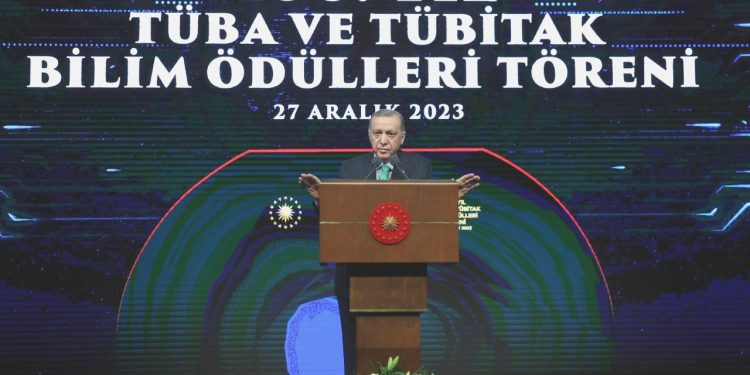 Cumhurbaşkanı Erdoğan: “36 saatte 54 terörist yok edildi”