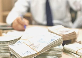 E-faturaya geçen ünlünün başı vergiden kaygıya girmeyecek