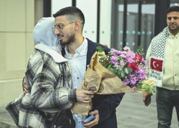 Gazze’den tahliye edilen Türk vatandaşları İstanbul’a geldi