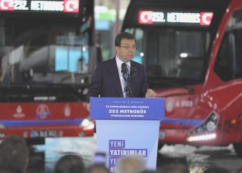 İBB, 252 metrobüs için merasim düzenledi