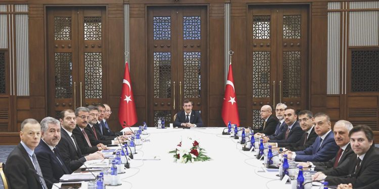 İhracatı artırmaya yönelik atılacak ek adımlar istişare edildi