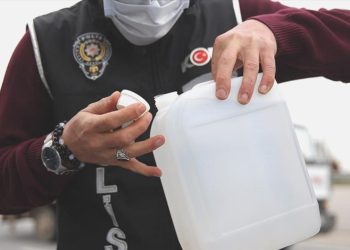 İstanbul merkezli geçersiz içki operasyonu: 50 kuşkulu yakalandı