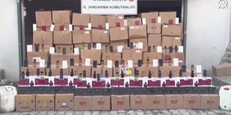 İstanbul’da depo baskını: 45 bin düzmece parfüm bulundu