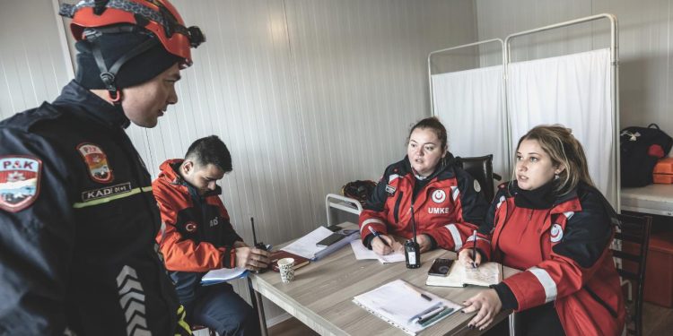 İstanbul’da sarsıntıya karşı tıbbi tahliye tatbikatı yapıldı