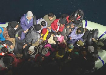 Kuzey Ege’de 79 sistemsiz göçmen kurtarıldı