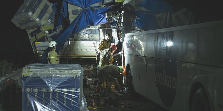 Kuzey Marmara Otoyolu’nda feci kaza: 1 meyyit, 31 yaralı