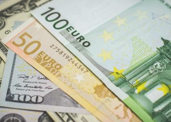 Özel kesimin yurt dışı kredi borcu ekimde azaldı